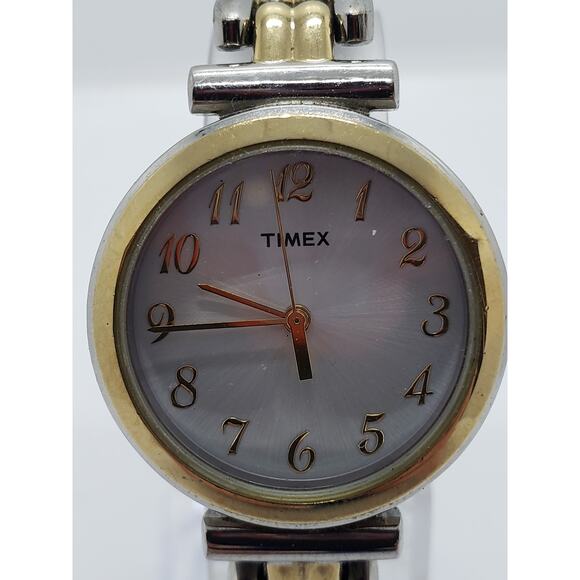 Women's Timex dress watch. Opalescent face. SR626SW Y9